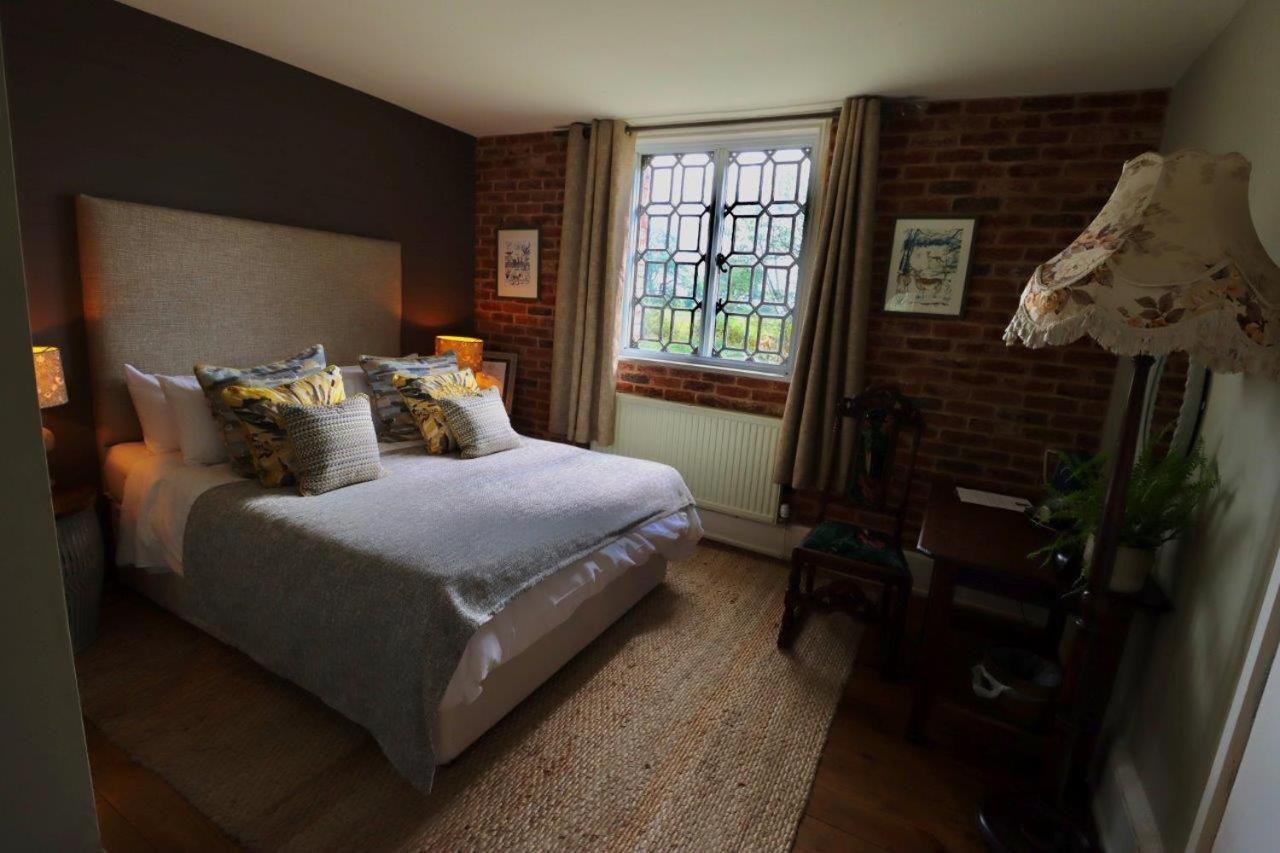 Готель The Cholmondeley Arms Wrenbury Екстер'єр фото