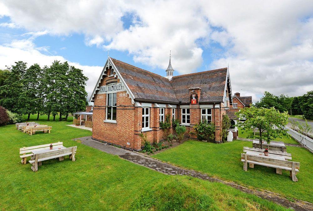 Готель The Cholmondeley Arms Wrenbury Екстер'єр фото