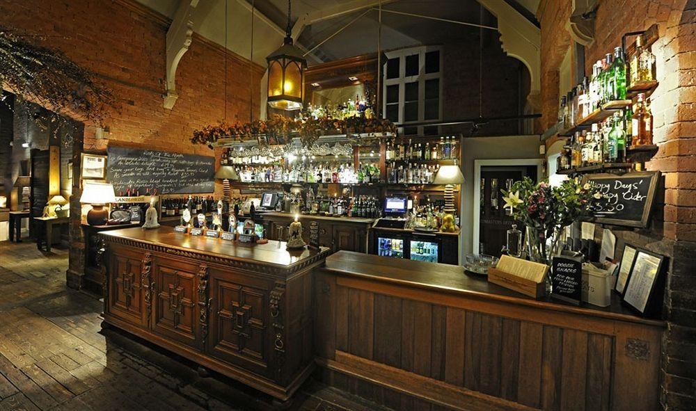 Готель The Cholmondeley Arms Wrenbury Екстер'єр фото